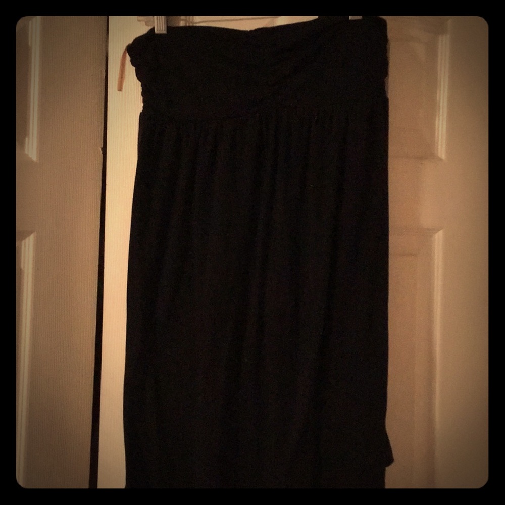 Delia’s strapless black dress